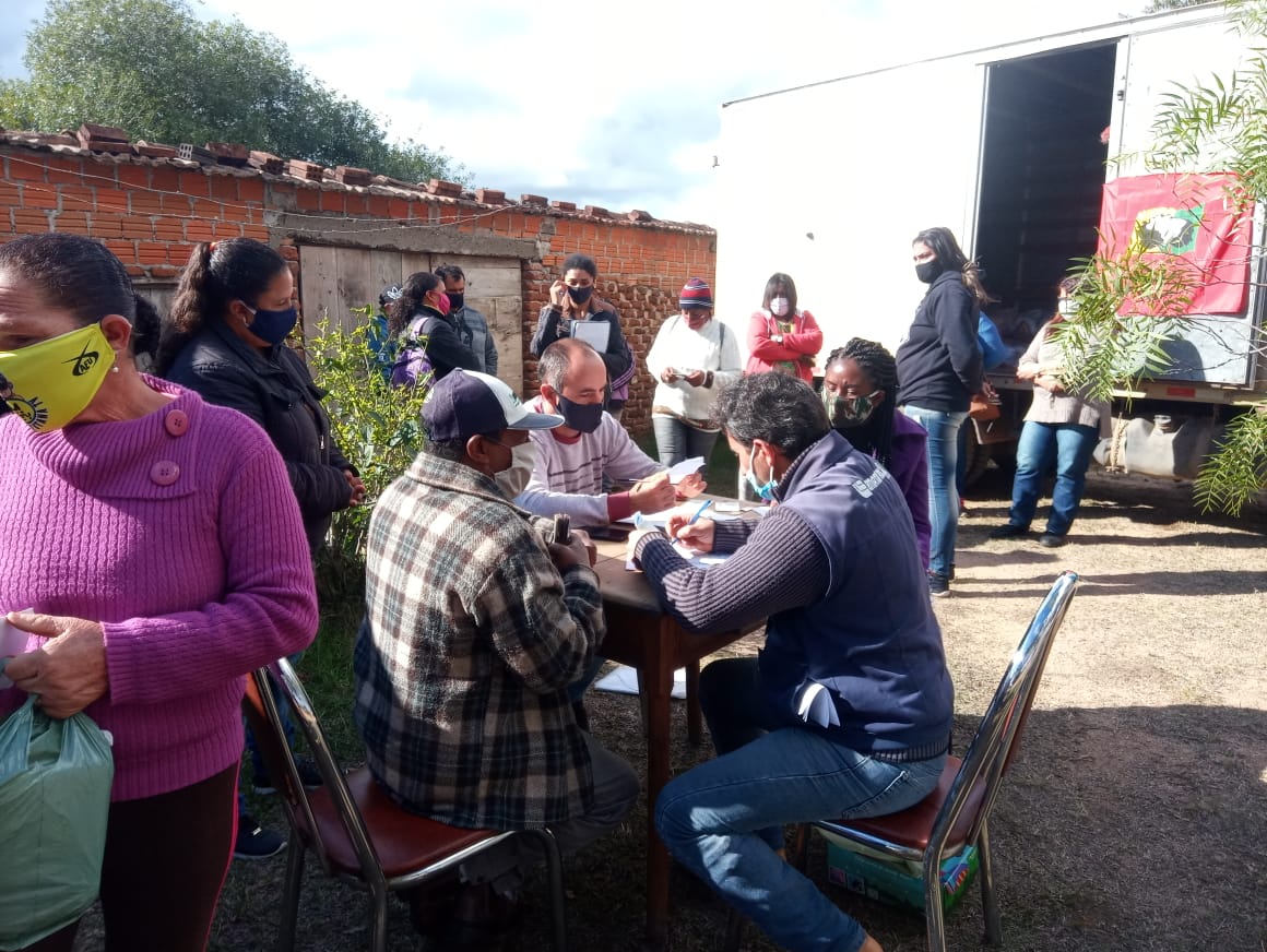 Comunidades do estado do Rio Grande do Sul recebem doações de organizações estaduais e CONAQ